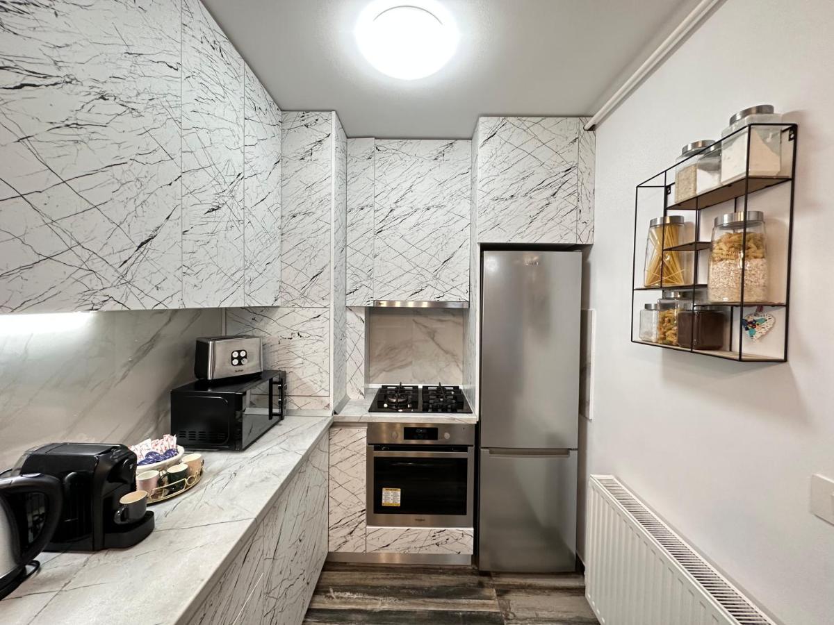 Deluxe Cozy Apartments - Coresi Mall #Brasov Luaran gambar