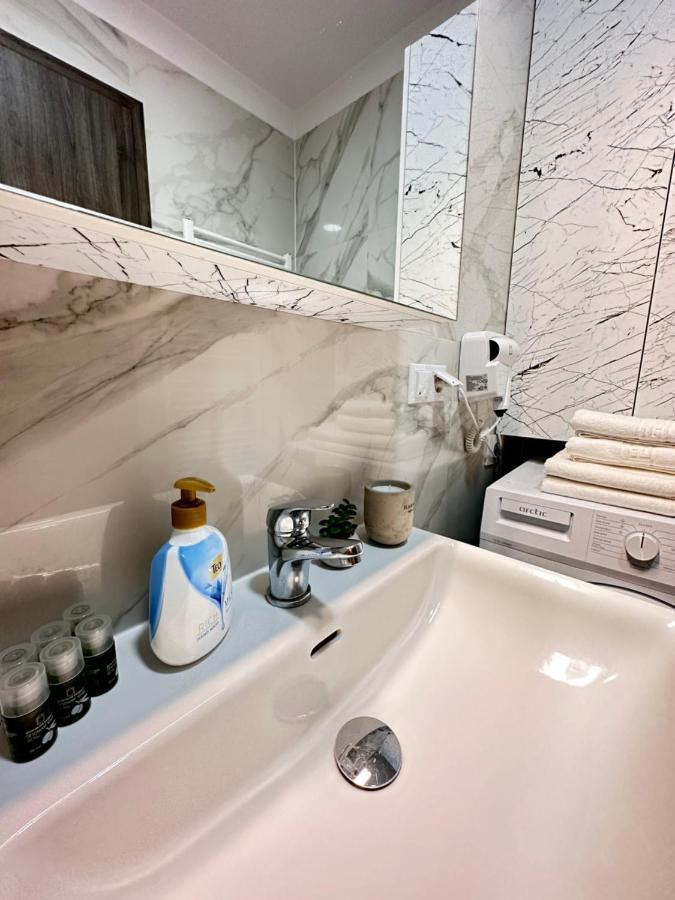 Deluxe Cozy Apartments - Coresi Mall #Brasov Luaran gambar