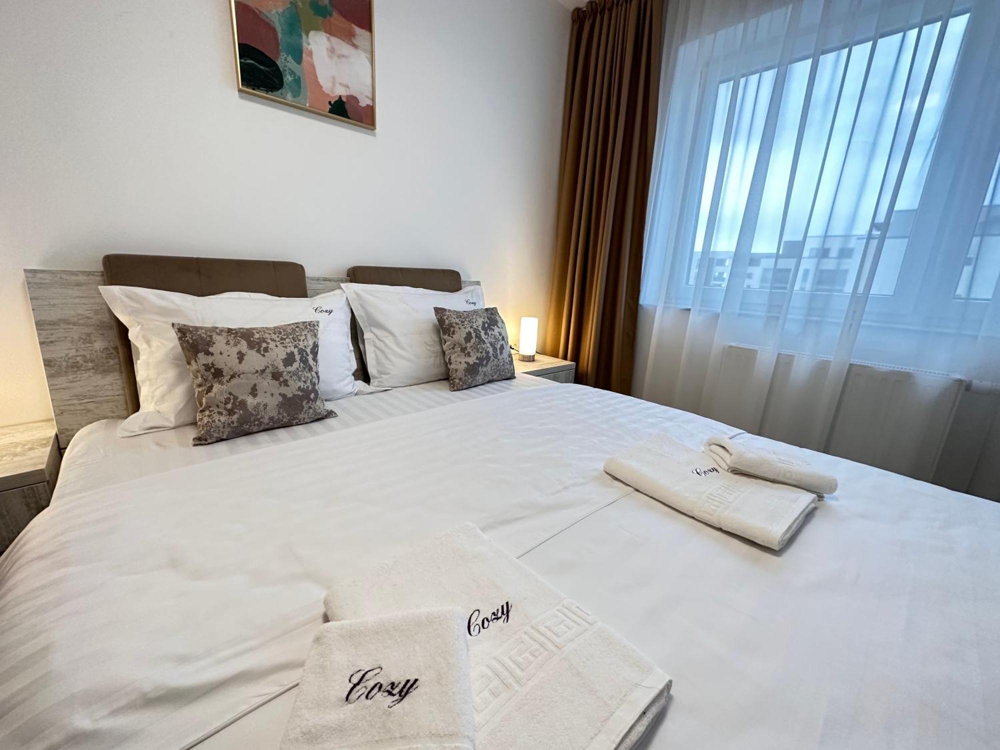 Deluxe Cozy Apartments - Coresi Mall #Brasov Luaran gambar